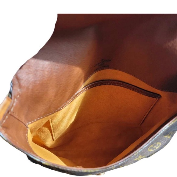 💕💗Vuitton Brown Monogram Musette Salsa Short Strap Bag. - Picture 4 of 13